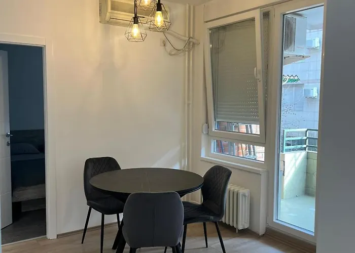 Tesla Lux * Belgrado